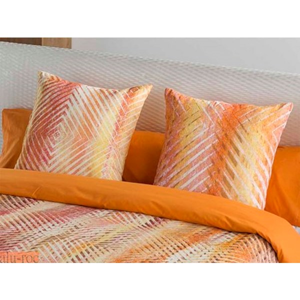Cojín cuadrante para cama para coordinar con la funda nórdica, el edredón o el bouti AIR. En la foto conjunto en color naranja