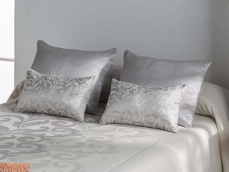 Cojines Donatella para decoración de la cama en color Plata y Oro