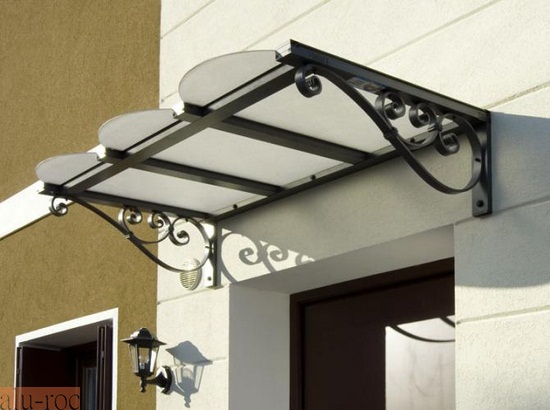 Marquesina ideal para puertas de entrada y accesos de terrazas.